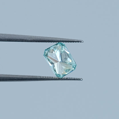 Detailed View Of Radiant Cut Loose Moissanite	