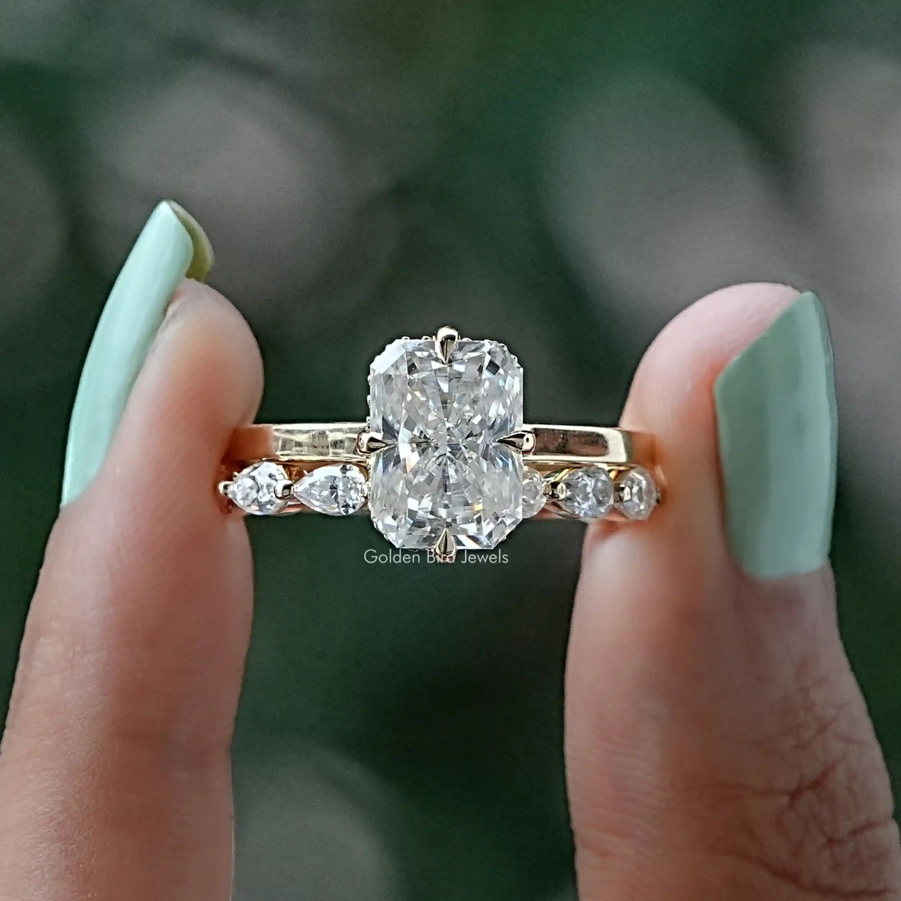 [Radiant Cut Moissanite Engagement Ring]-[Golden Bird Jewels]