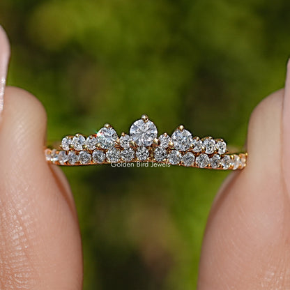 Zierlicher Moissanit-Ring im Rundschliff für Sie