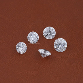 Detailed View Of Round Cut Lab Loose Diamond in Unique Pattern 
