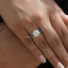 [Split Shank Setting Round Cut Accent Stone Engagement Ring]-[Golden Bird Jewels]