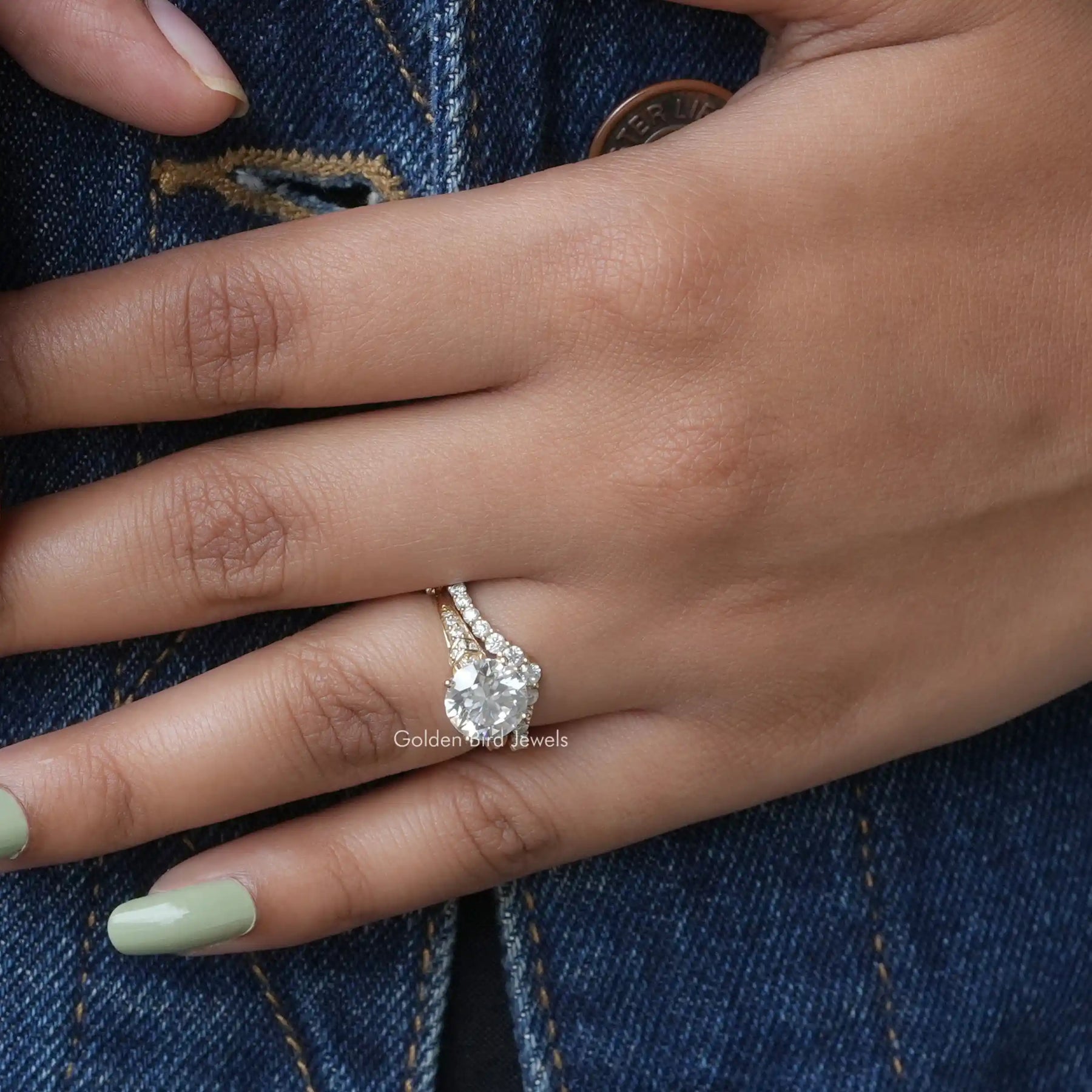 [Moissanite Round Accent Stone Ring]-[Golden Bird Jewels]