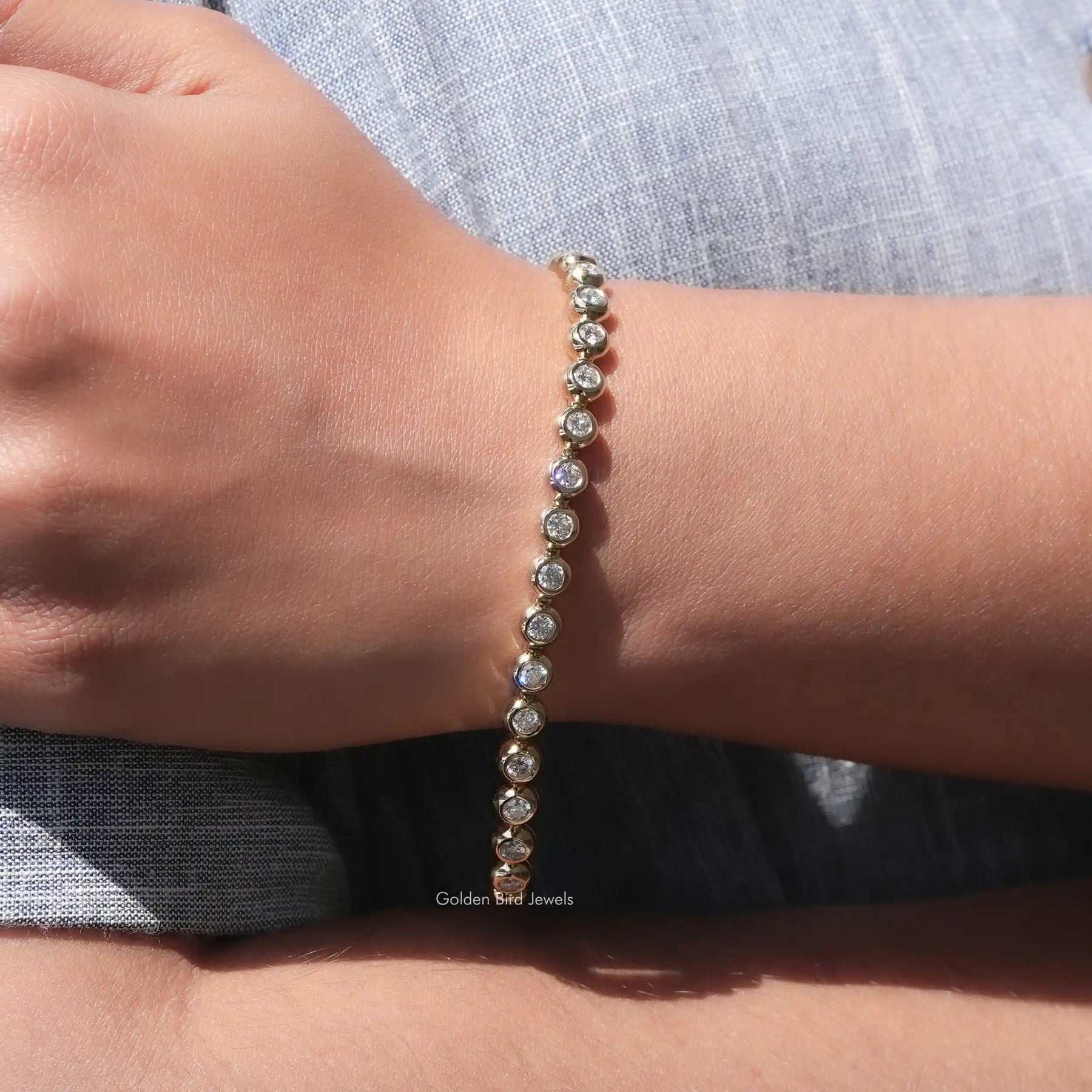 Armband mit Moissanit im Rundschliff und Fassung