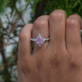 [Pear Shaped Gemstone Accent Stone Ring]-[Golden Bird Jewels]