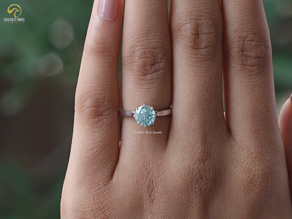 Cyan Blauer portugiesischer Rundschliff Moissanit Ring