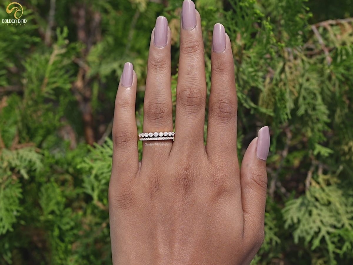Runder, zweireihiger Moissanit-Halb-Eternity-Ring