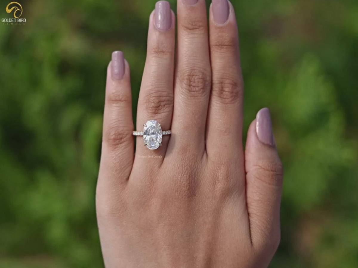 Crushed Ice Oval Cut Moissanite Solitaire Ring