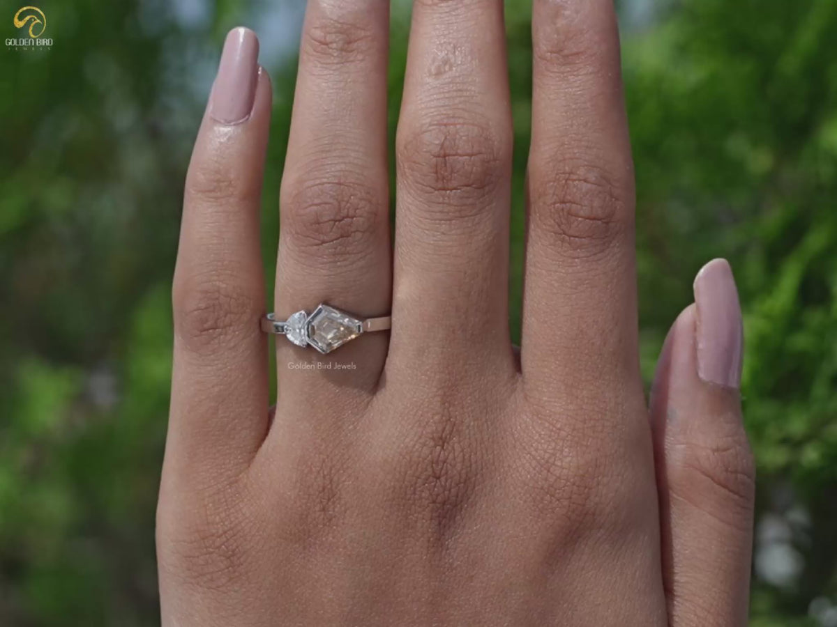 Shield Cut Moissanite Toi Et Moi Engagement Ring