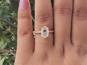 Portrait Hexagon Moissanit Versteckter Halo Ring