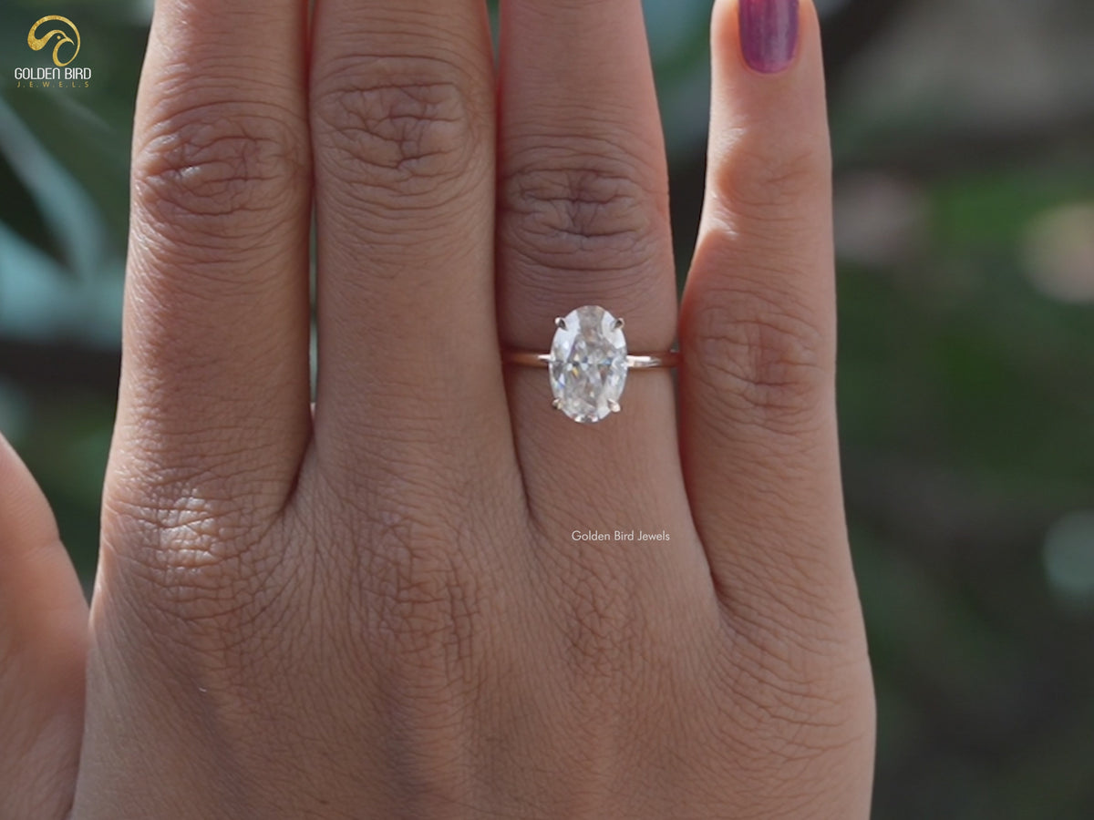 Crushed Ice Oval Cut Moissanite Ring
