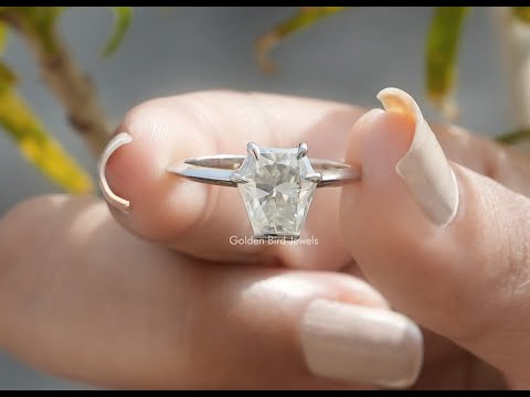 Calf's Head Cut Moissanite Solitaire Ring