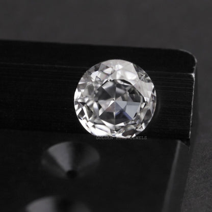 Cross View Of Moissanite Round Cut Loose Stone