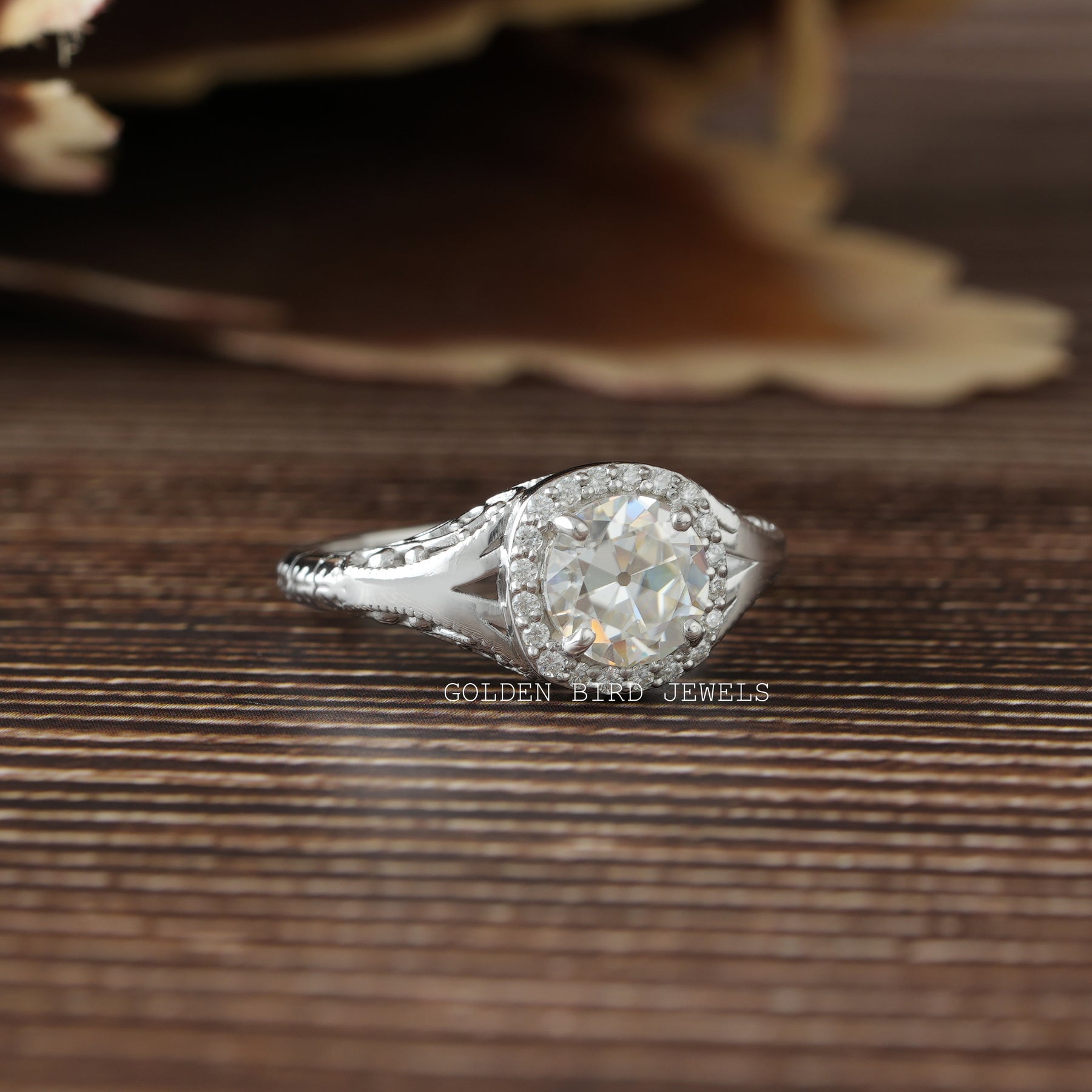 [Vintage Style OEC Round Cut Moissanite Ring]-[Golden Bird Jewels]