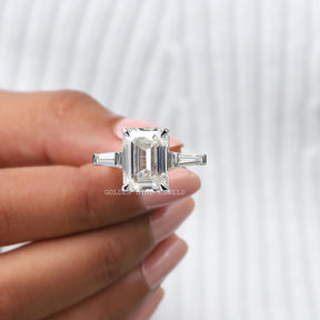 [Three Stone Emerald Cut Moissanite Ring]-[Golden Bird Jewels]