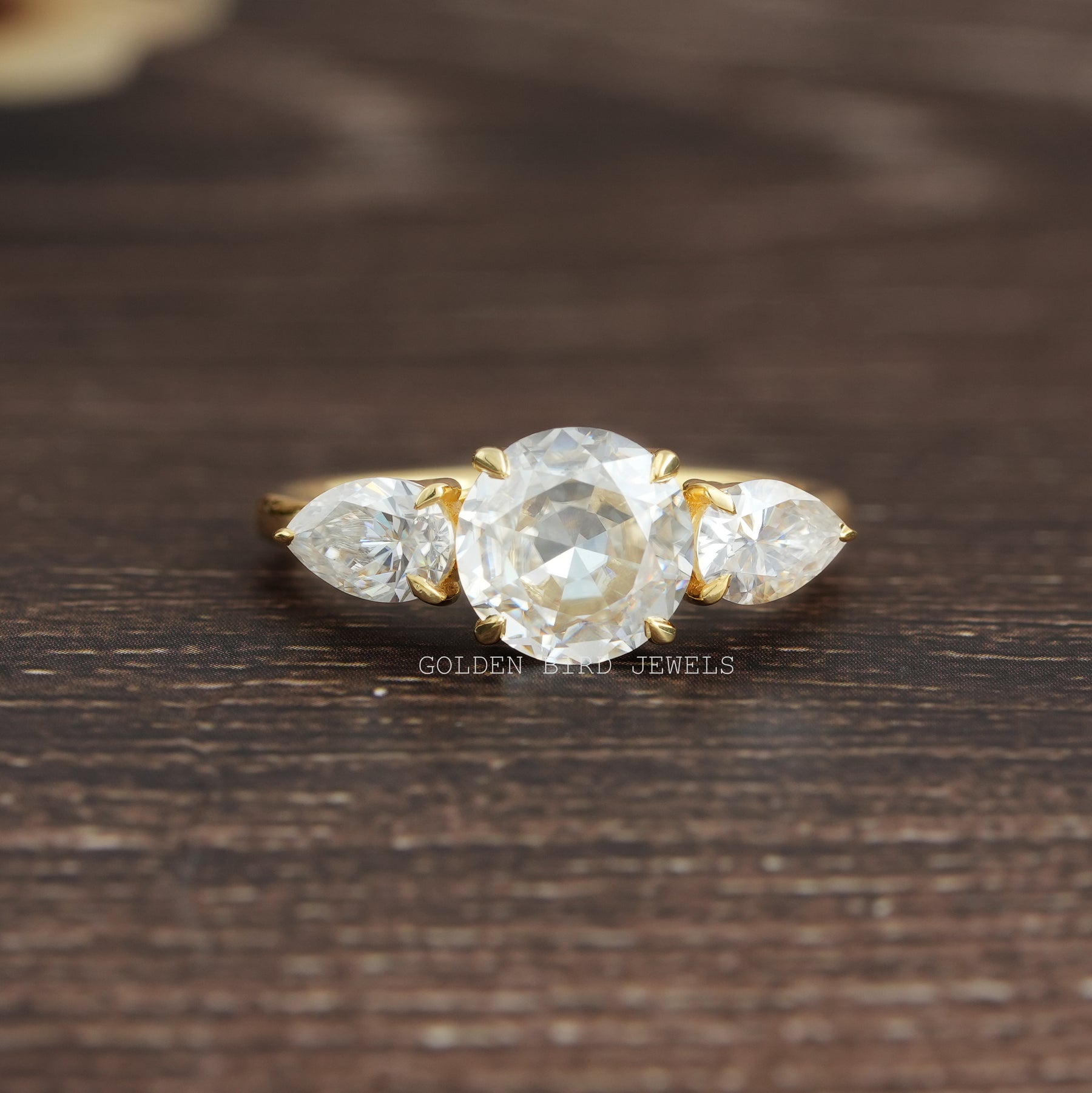 [Rose Cut Round Cut Moissanite Three Stone Engagement Ring]-[Golden Bird Jewels]